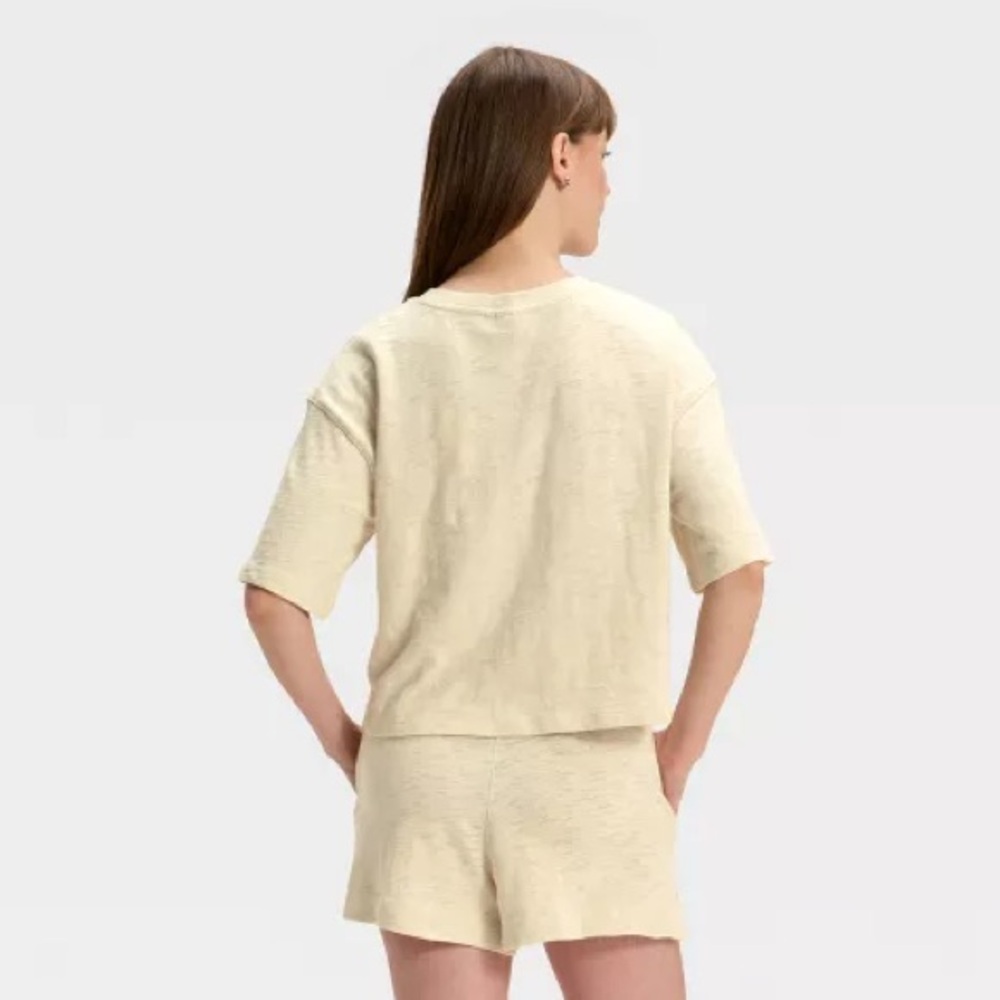 Universal Thread Women's Cream Shorts